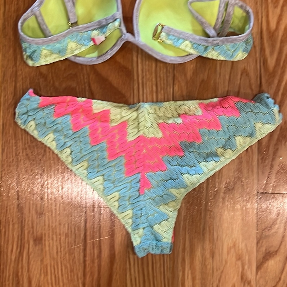 Victoria’s Secret Swim bikini, green blue pink, size small 34A - Picture 5 of 5